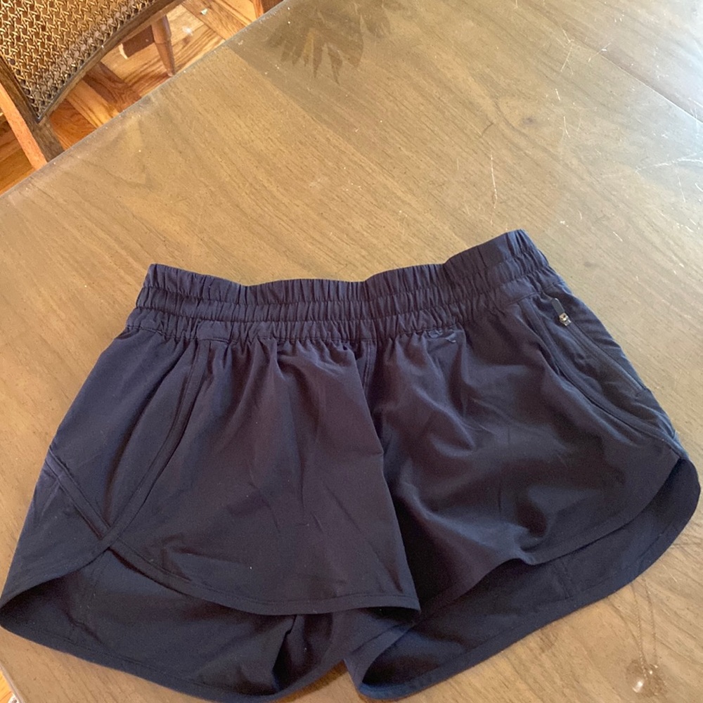 Lululemon Tracker Low-Rise Lined Short 4"